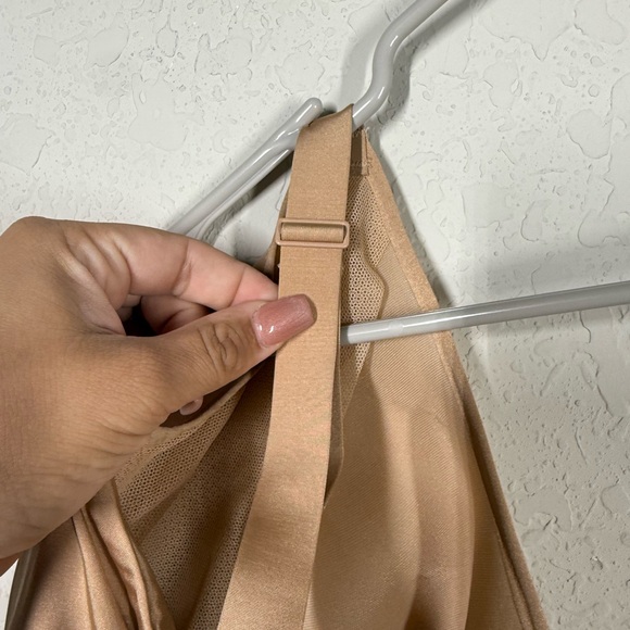 Skims Weightless Scoop Bra Size 46DDD - Picture 4 of 8